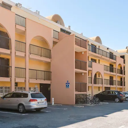T2 Climatise Pres Plage, Parking, Cuisine Equipee, Balcon - - Fr-1-409-227 *